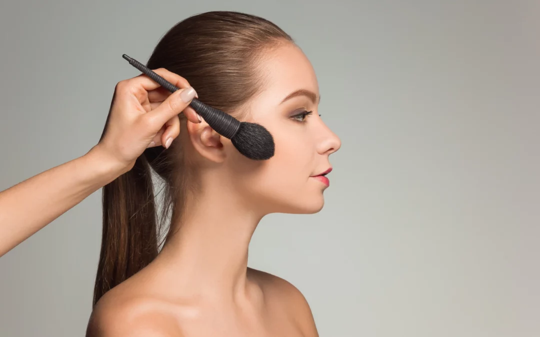 Maîtriser l’art du contouring :  conseils pour sculpter votre visage comme un pro